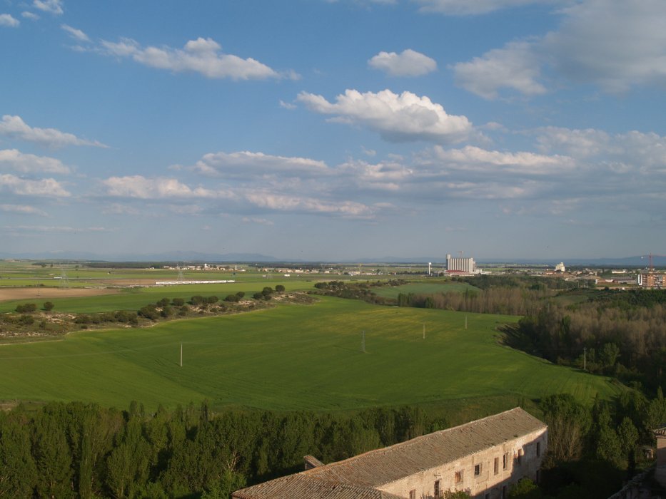 VISTA DE LA FÁBRICA DE HARINAS  Y EL SILO DESDE LAS TORRES GEMELAS.