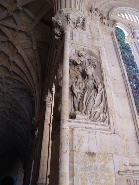 CLAUSTRO