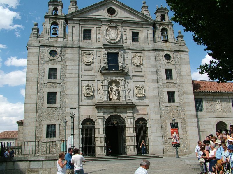 Fachada de la iglesia de Santa Teresa, conocida como de "La Santa".