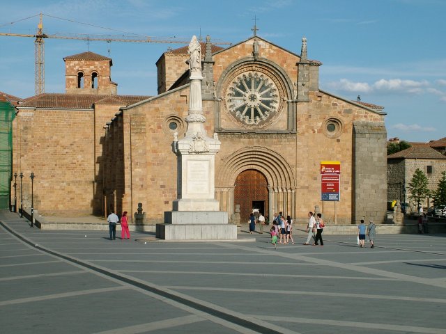 Iglesia de San Pedro, situada en la Plaza de Santa Teresa.