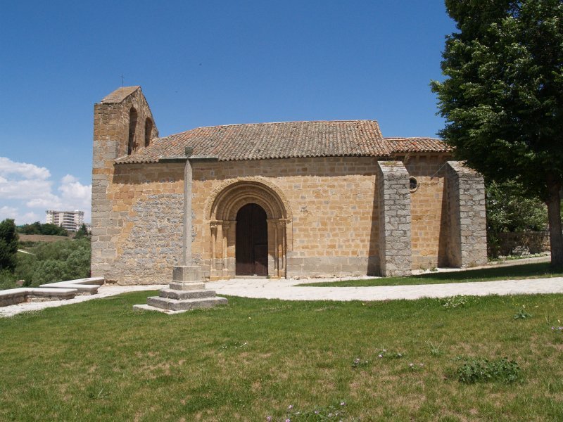 Ermita de San Segundo, situada junto al río Adaja. Aquí fue encontrado el cuerpo de San Segundo en el año 1.519
